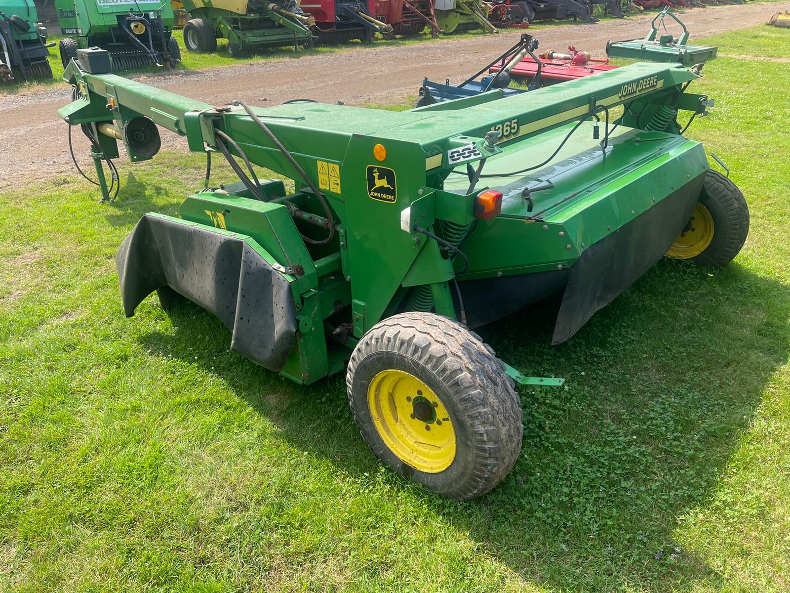 For sale use john deere 1365 moco good order. Boccasion