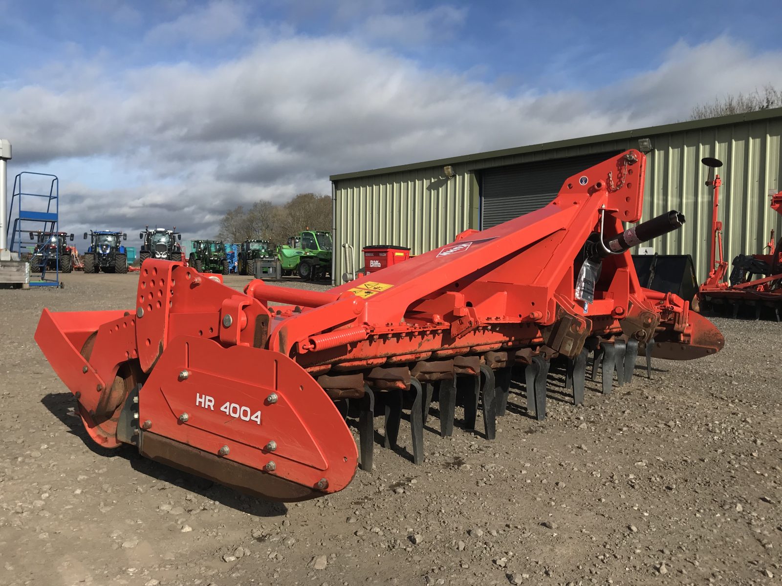 For sale 2018 Kuhn HR4004D 4m power harrow. Boccasion