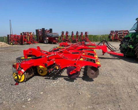 Vaderstad Carrier CR 925 cultivator