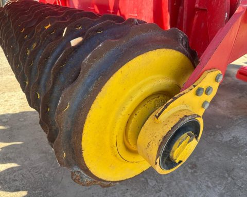 Vaderstad Carrier 925 cultivator