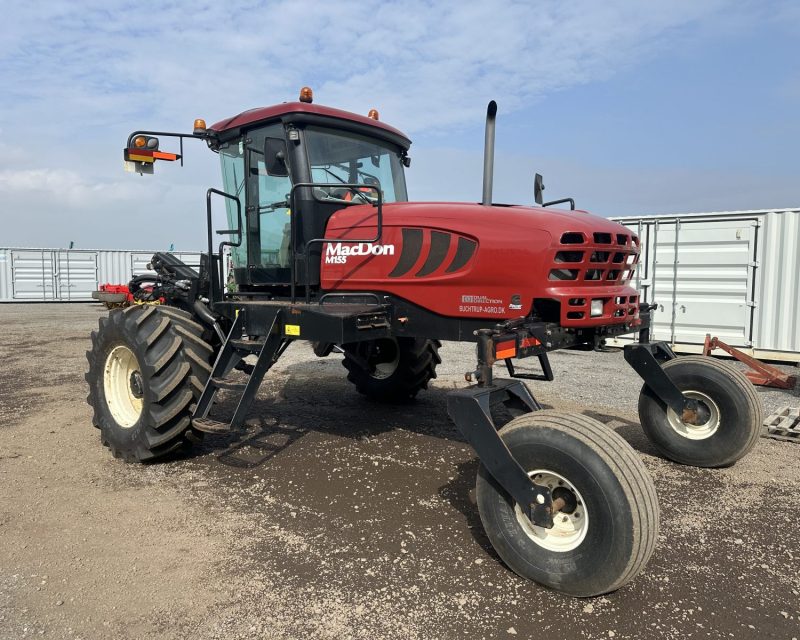 MacDon M155 Swather c/w 20′ Header