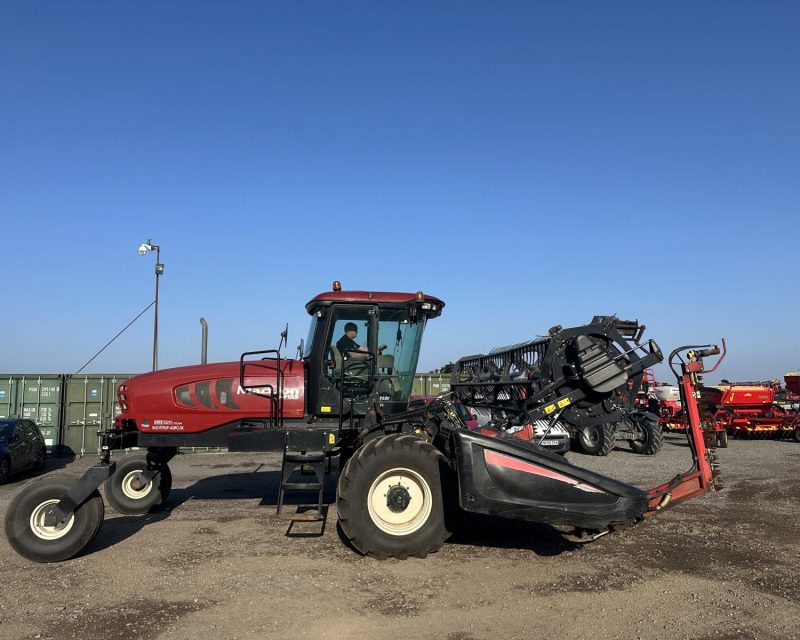 MacDon M155 Swather c/w 20′ Header
