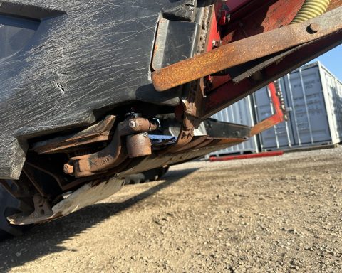 MacDon M155 Swather c/w 20′ Header