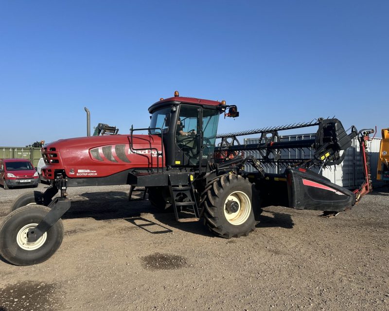MacDon M155 Swather c/w 20′ Header