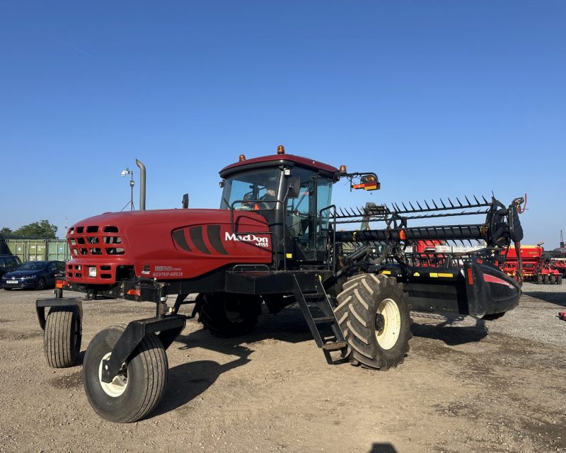 MacDon M155 Swather c/w 20′ Header