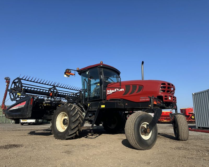 MacDon M155 Swather c/w 20′ Header