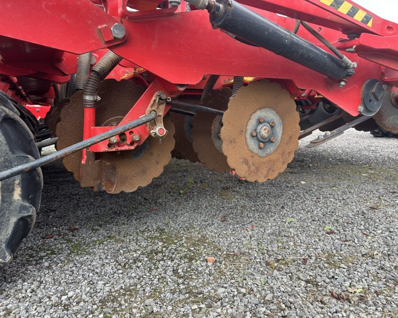Vaderstad Rapid RDA 400S system Aggressive