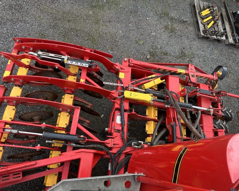 Vaderstad Rapid RDA 400S system Aggressive