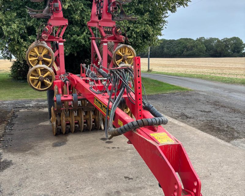 Vaderstad Rexius Twin RST 630 trailed press