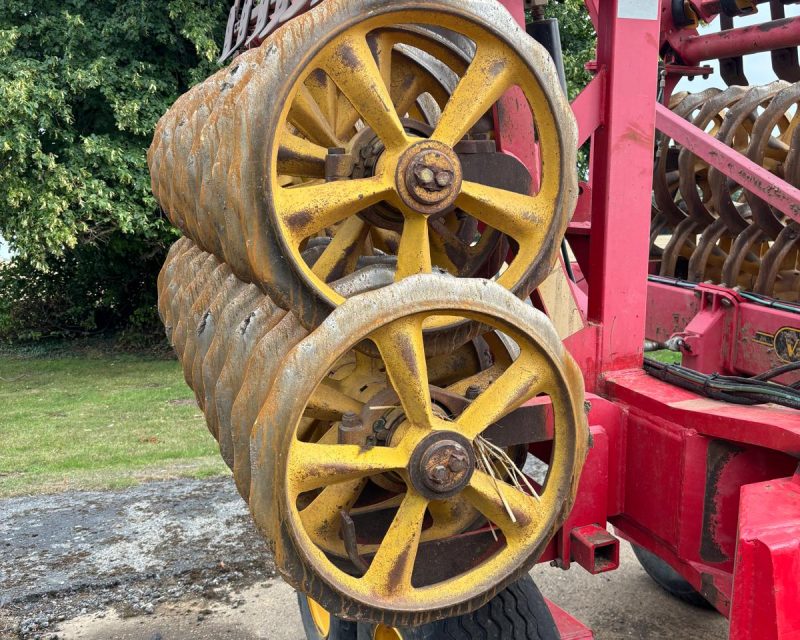 Vaderstad Rexius Twin RST 630 trailed press