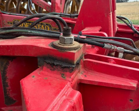 Vaderstad Rexius Twin RST 630 trailed press