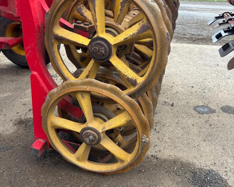 Vaderstad Rexius Twin RST 630 trailed press