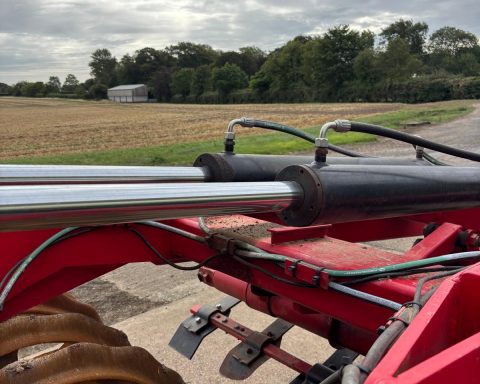 Vaderstad Rexius Twin RST 630 trailed press