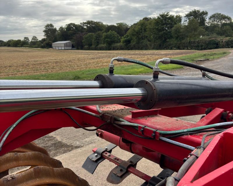 Vaderstad Rexius Twin RST 630 trailed press
