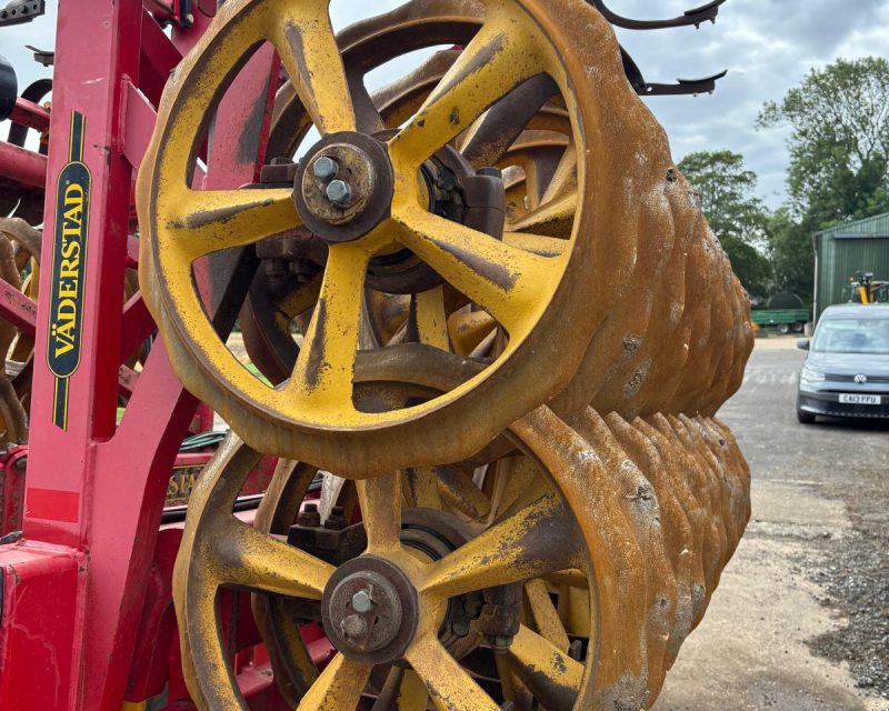 Vaderstad Rexius Twin RST 630 trailed press