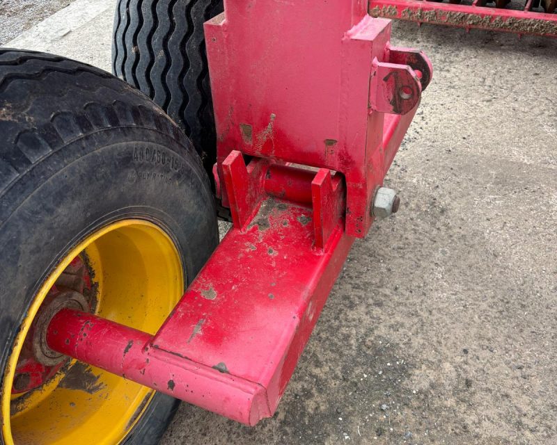 Vaderstad Rexius Twin RST 630 trailed press