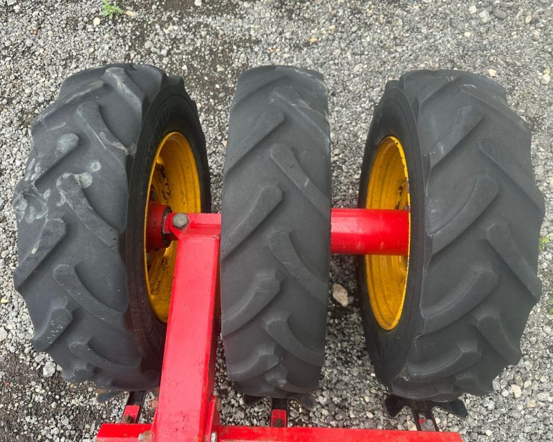 Vaderstad RDA drill wing support wheels
