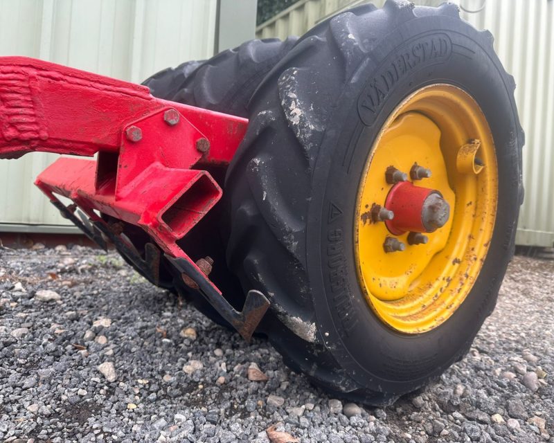 Vaderstad RDA drill wing support wheels