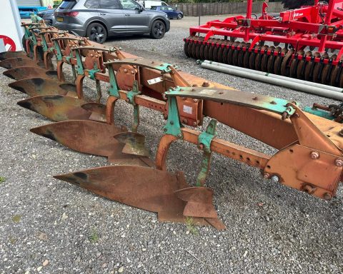 Kverneland BB 100-8 7f plough