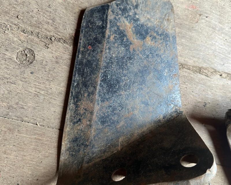 Vaderstad genuine left & right wear plates to fit Cultus cultivator – Part No’s 447151 / 447150