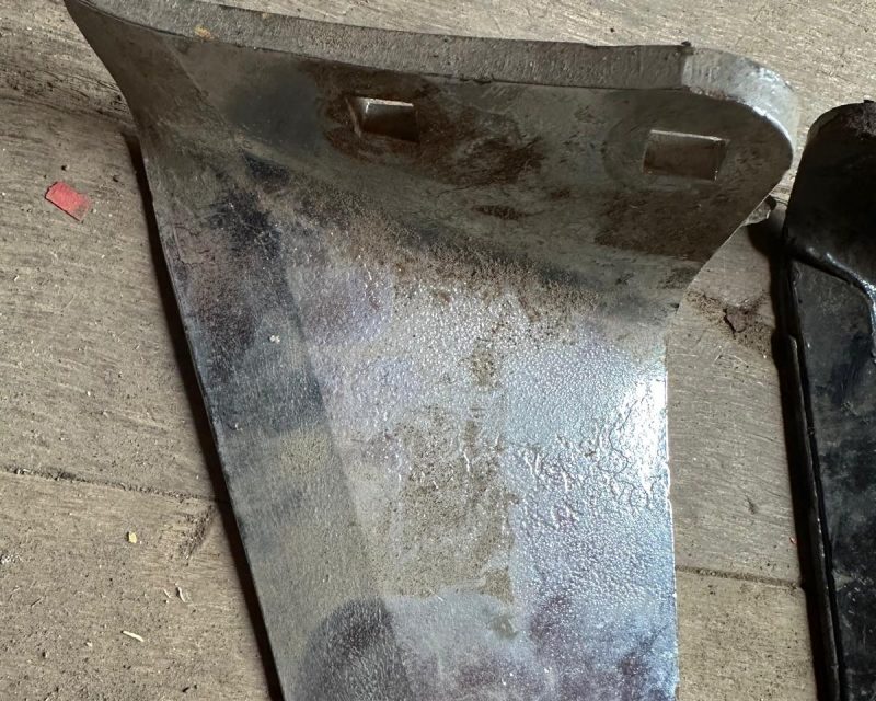 Vaderstad genuine left & right wear plates to fit Cultus cultivator – Part No’s 447151 / 447150