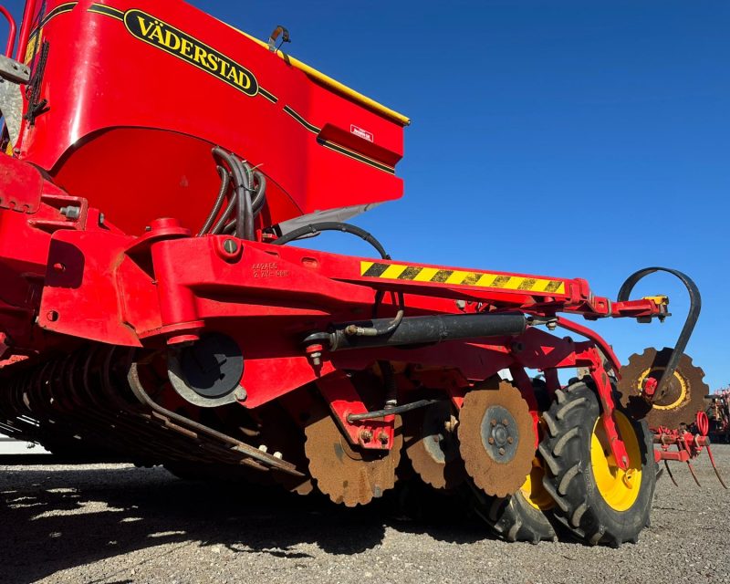Vaderstad Rapid RDA 400S system Aggressive