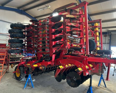 Vaderstad RDA 600S drill