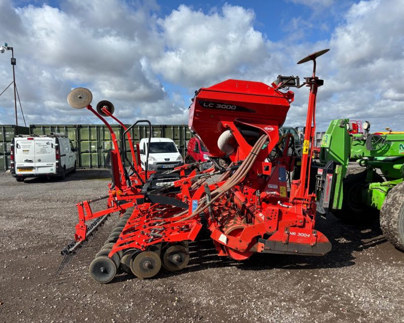 Kuhn 3m combination power harrow / drill