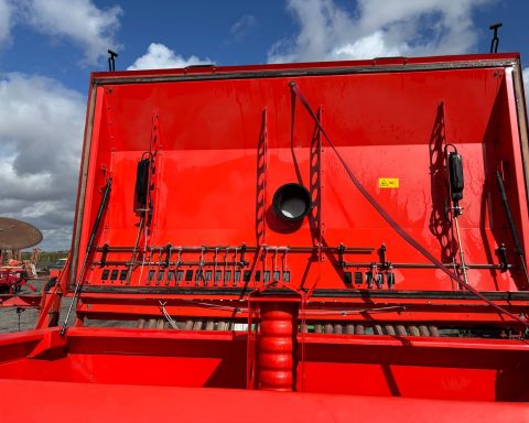 Kuhn 3m combination power harrow / drill