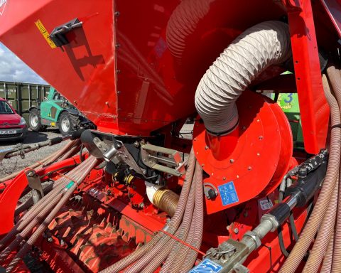 Kuhn 3m combination power harrow / drill