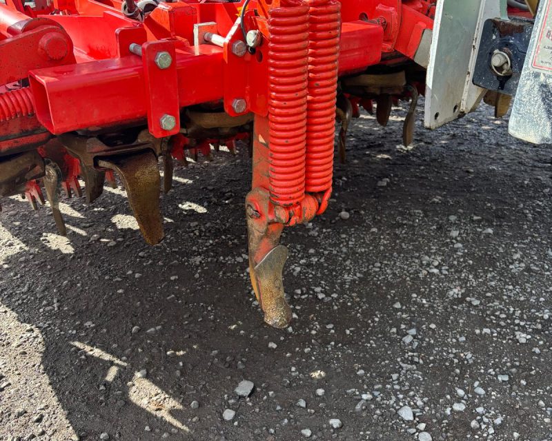 Kuhn 3m combination power harrow / drill