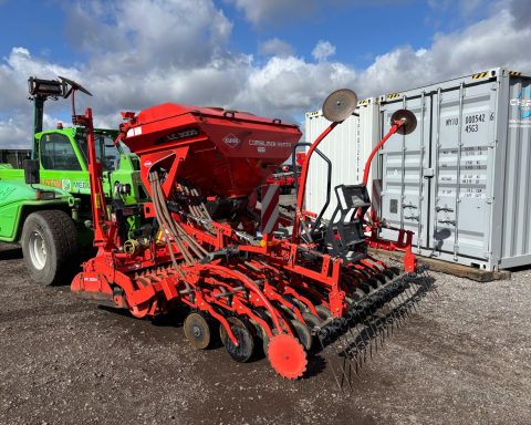 Kuhn 3m combination power harrow / drill