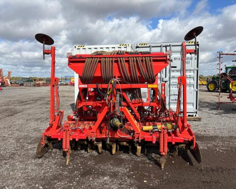 Kuhn 3m combination power harrow / drill