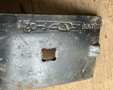 Vaderstad Genuine 80mm wear guide to fit Cultus cultivator – Part No 461309