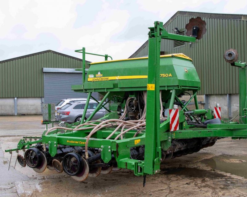 John Deere 750A 6m