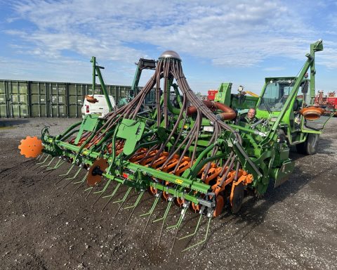 Amazone KG 4001-2 & Avant Profi 4m