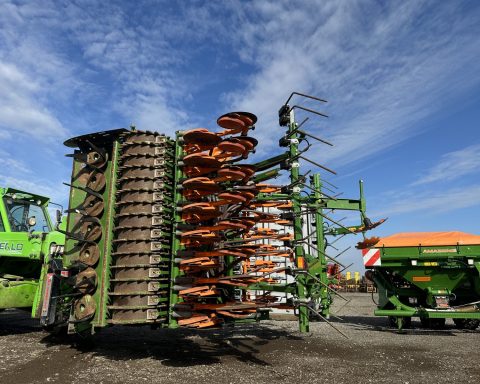 Amazone KG 4001-2 & Avant Profi 4m