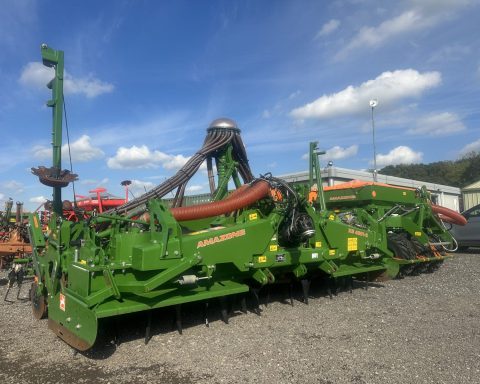 Amazone KG 4001-2 & Avant Profi 4m
