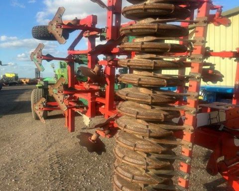 Kverneland CLD 380 cultivator