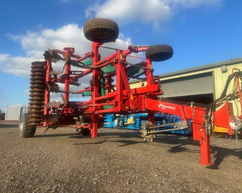 Kverneland CLD 380 cultivator