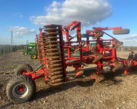 Kverneland CLD 380 cultivator