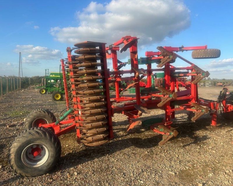 Kverneland CLD 380 cultivator
