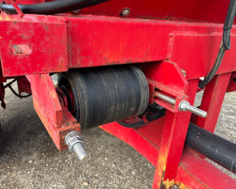 Bredal B4 Fertiliser spreader