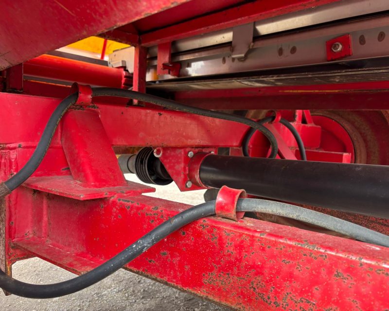Bredal B4 Fertiliser spreader