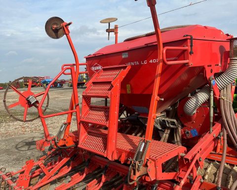 Kuhn 4m Power harrow / drill combination