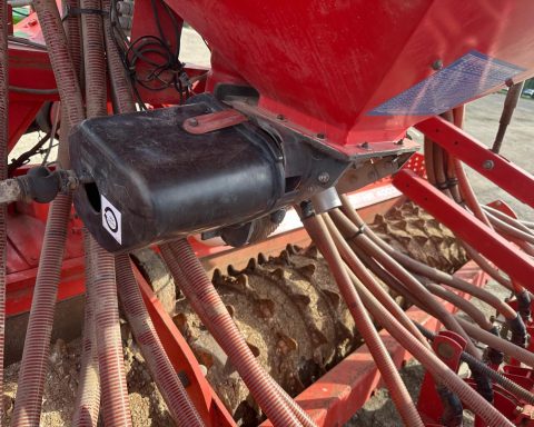 Kuhn 4m Power harrow / drill combination