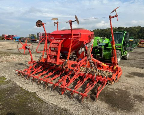 Kuhn 4m Power harrow / drill combination