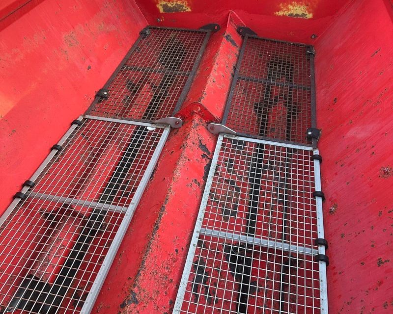 Bredal B4 Fertiliser spreader
