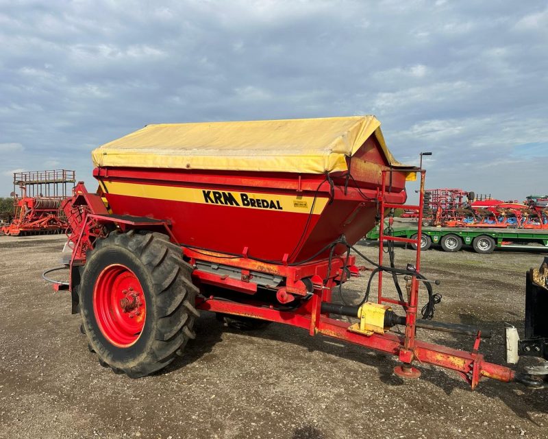 Bredal B4 Fertiliser spreader