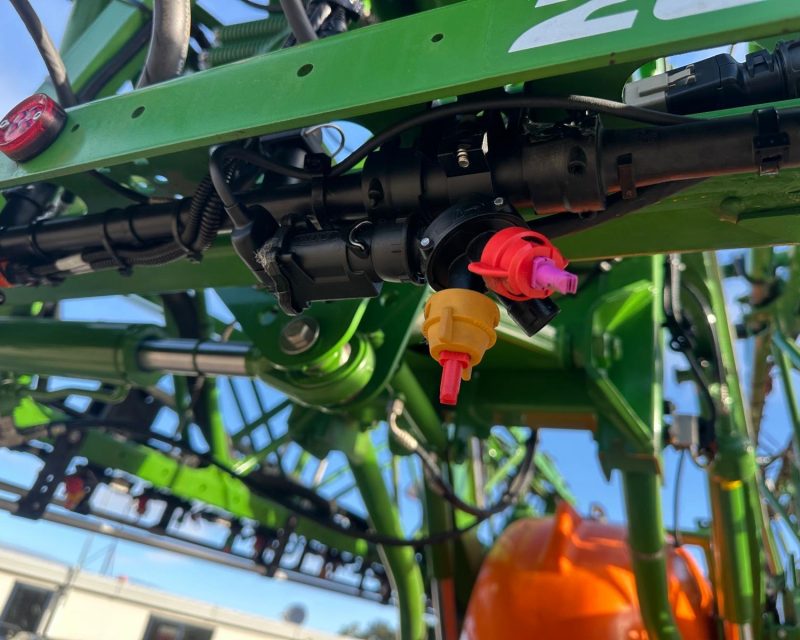 Amazone UX4201 Super Trailed Sprayer